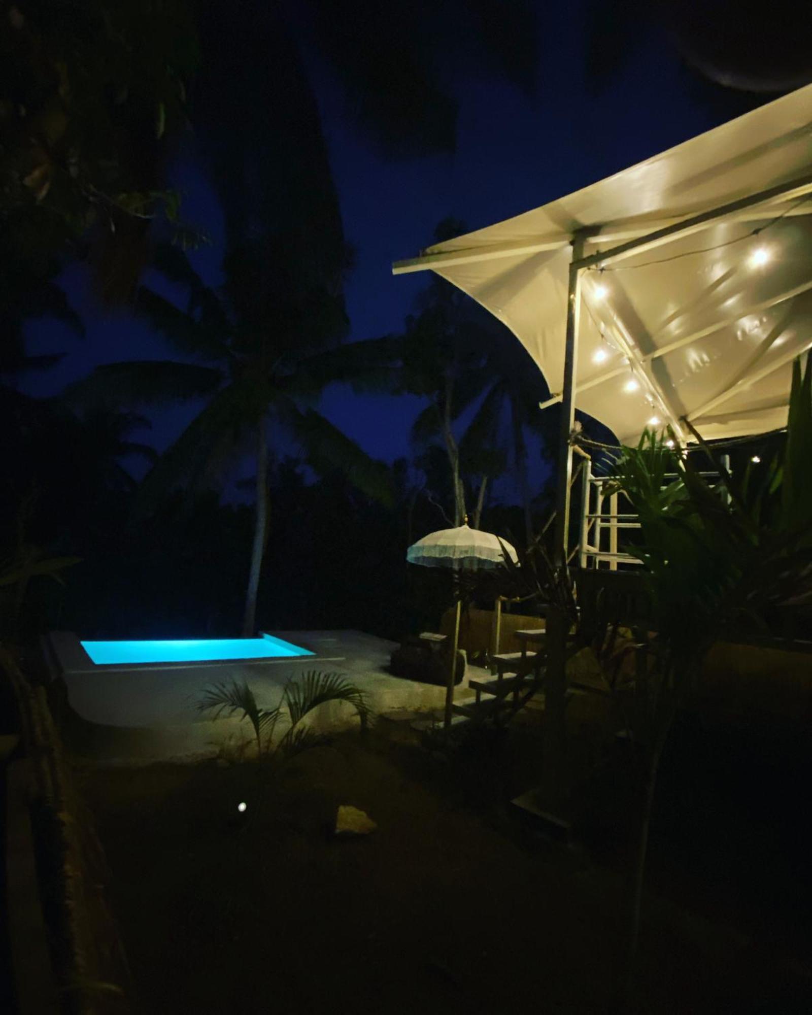 Exotic Private Glamping Hotel Toyapakeh ภายนอก รูปภาพ